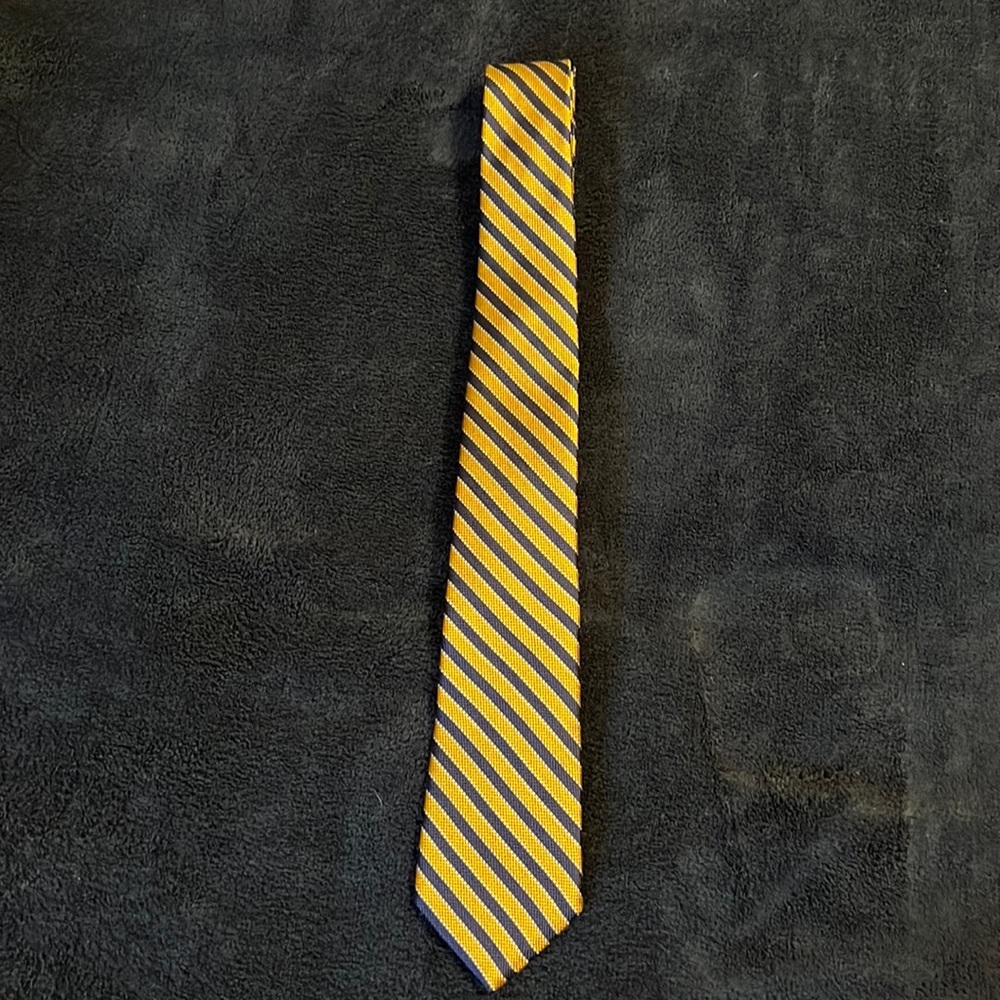 Brooks Brothers boy's/youth Tie size L/XL